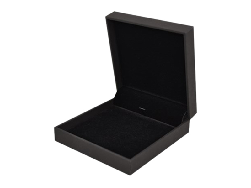 LUXURY SOFT-TOUCH BLACK UNIVERSAL BOX, 87x91x34mm