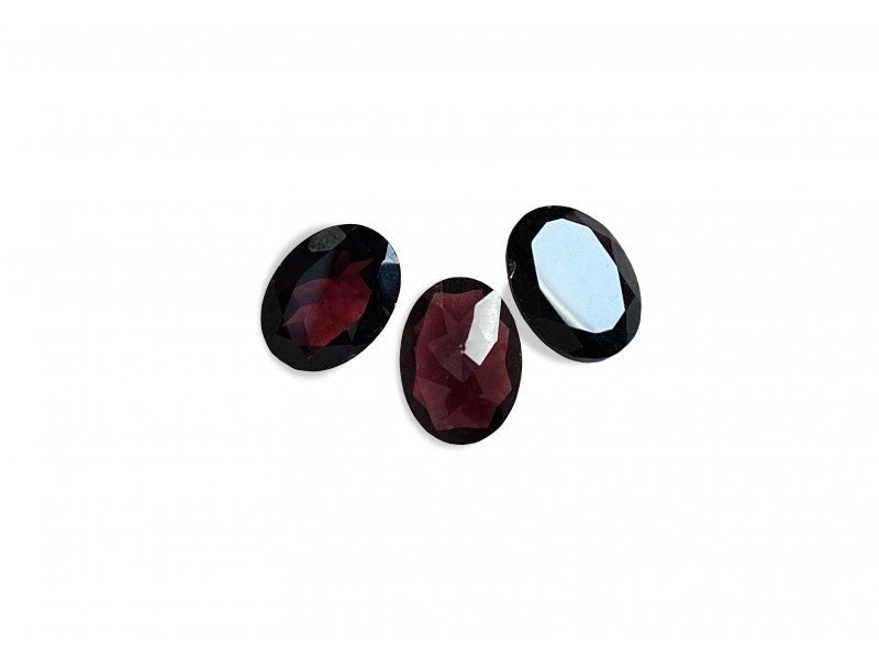 garnet faceted oval 3x4mm