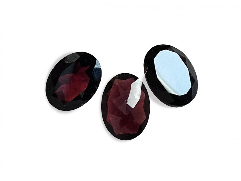 Garnet Cut Stone, Oval, 6 x 8 mm