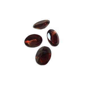 garnet faceted oval 7x9mm
