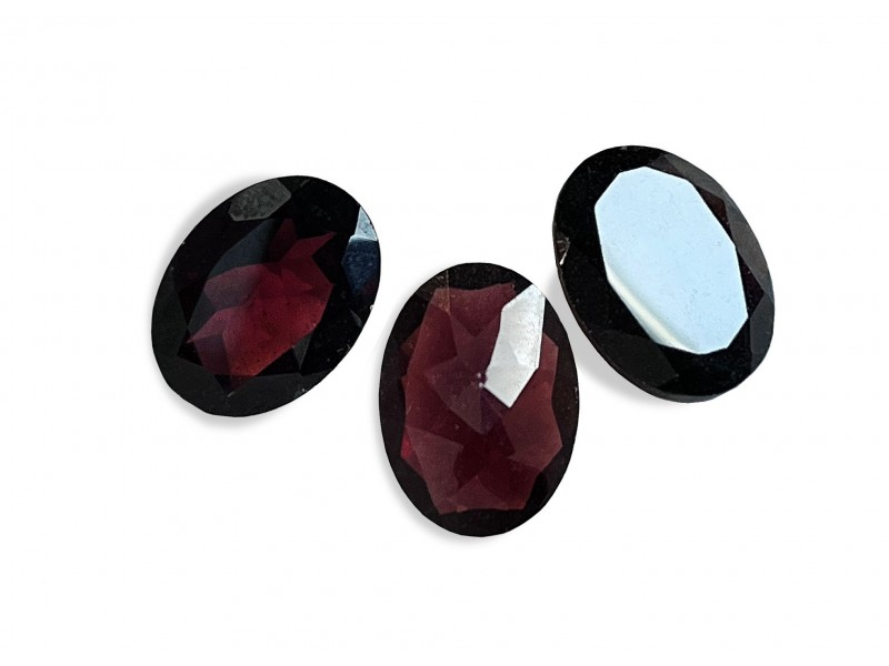 garnet faceted oval 8x10mm