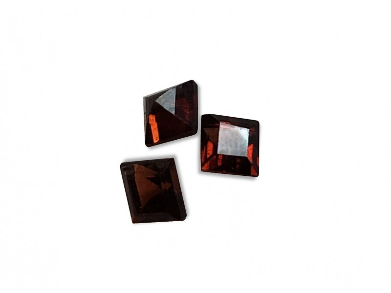 Garnet Cut Stone, Square, 4 mm