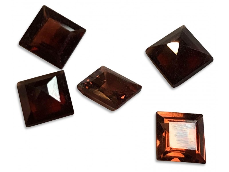 Garnet Cut Stone, Square, 8 mm